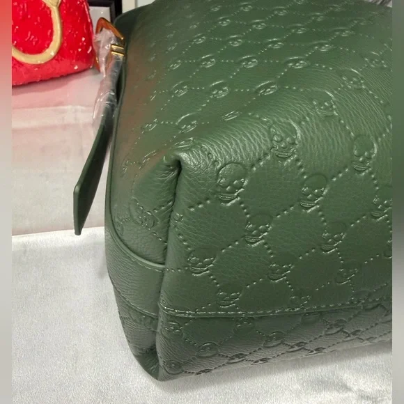 Betsy Johnson green tote bag with skulls - Picture 8 of 10
